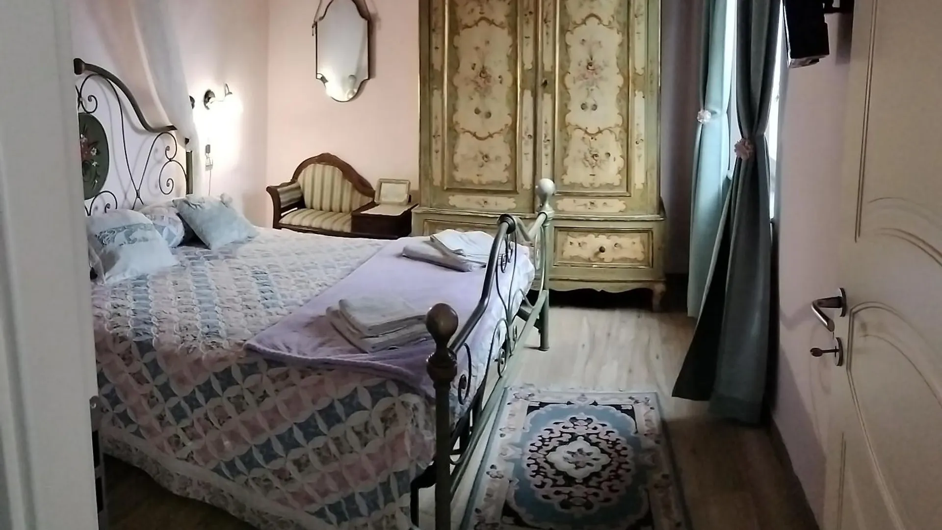 Nocleg ze śniadaniem B&B La Rosa Nel Verde Lukka Włochy