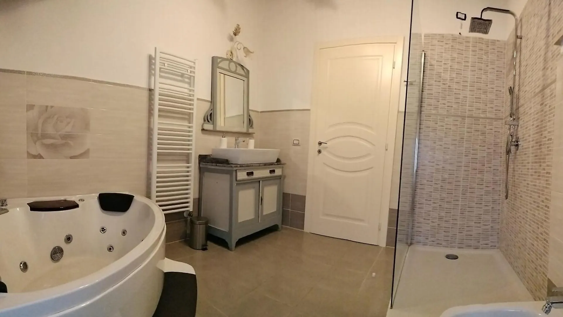 B&B La Rosa Nel Verde Lucca Bed & Breakfast