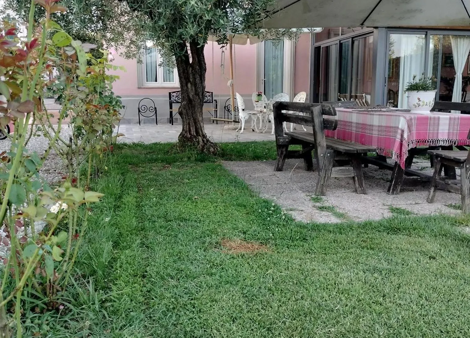 B&B La Rosa Nel Verde Lukka